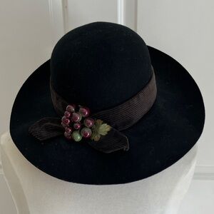 Toucan Black Felt Hat with Grape Accent